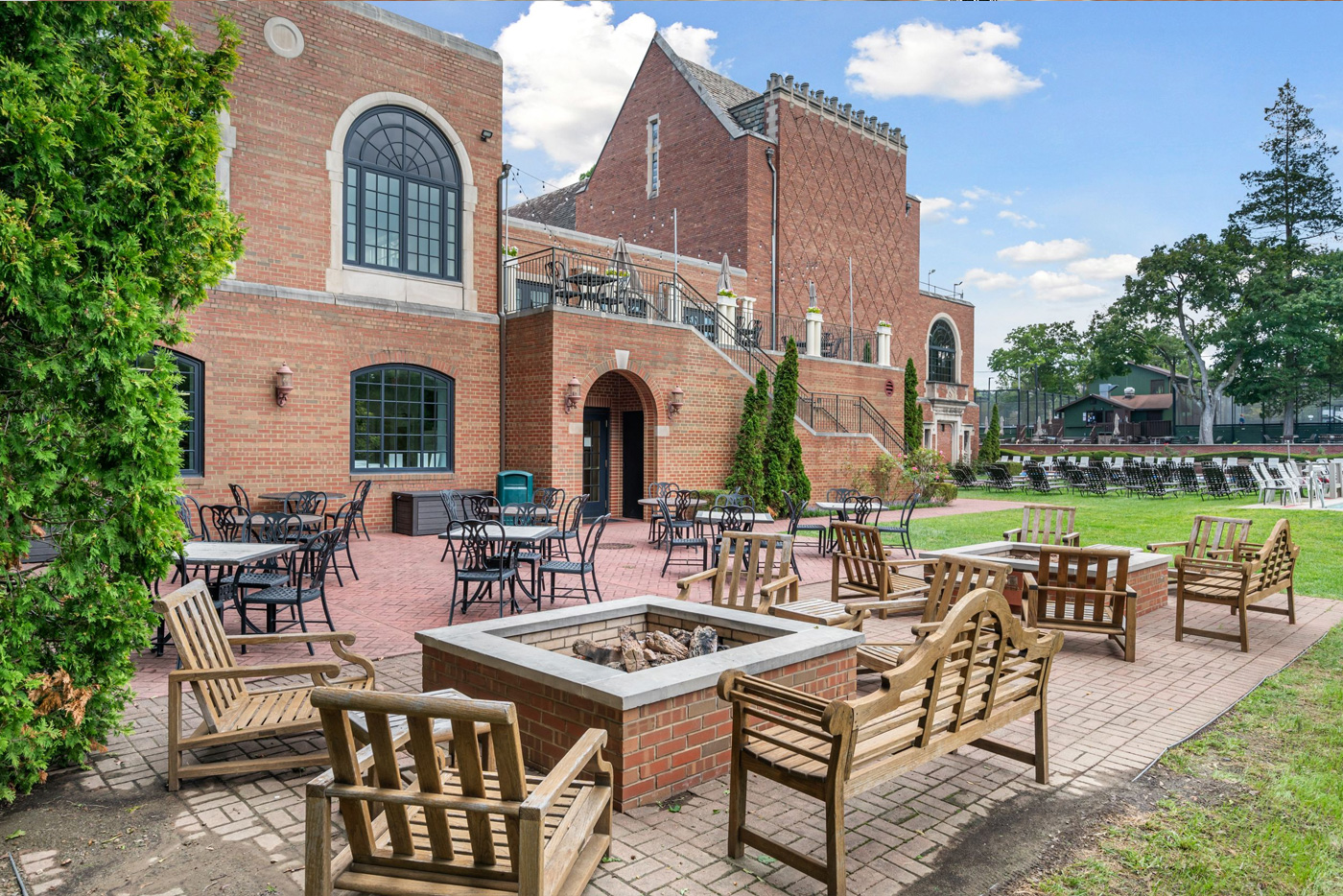 Edgeworth-outdoor-patio